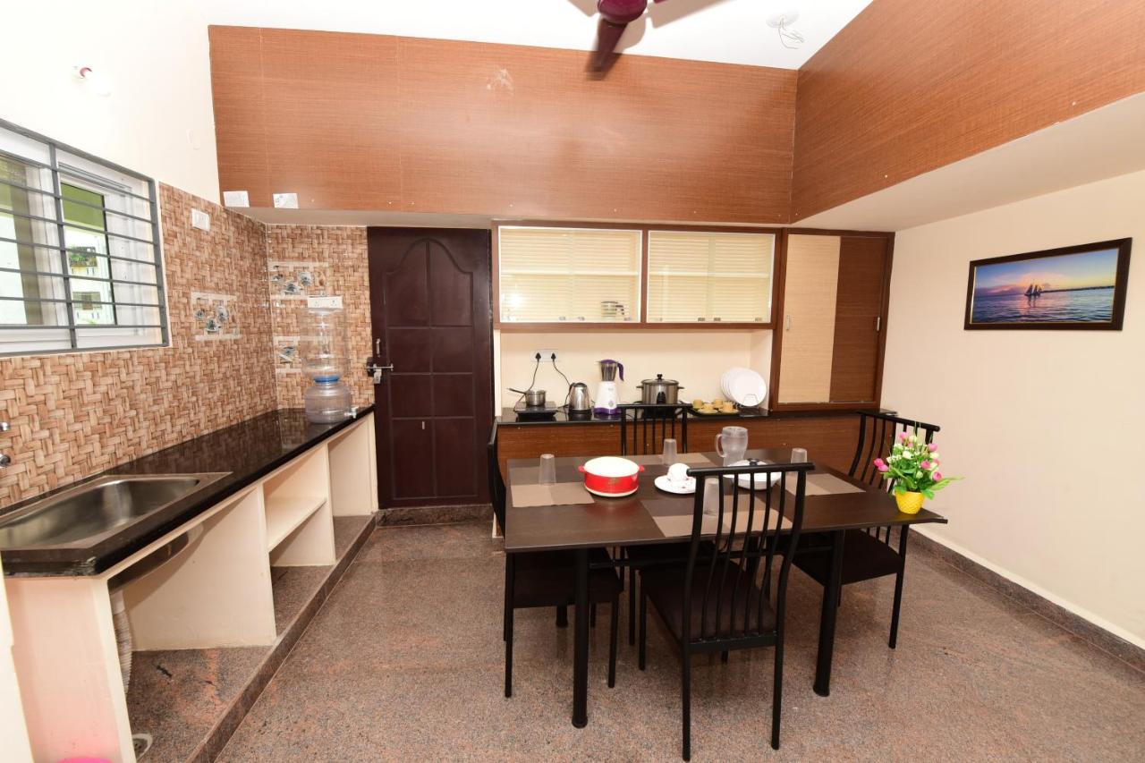Sree Service Apartments Tirupati Exteriör bild